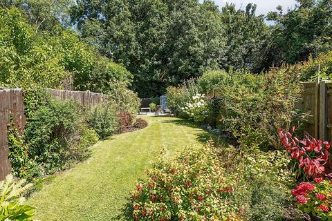 49a Coulsdon Road, Coulsdon, CR5 2LD