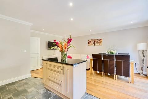 49a Coulsdon Road, Coulsdon, CR5 2LD