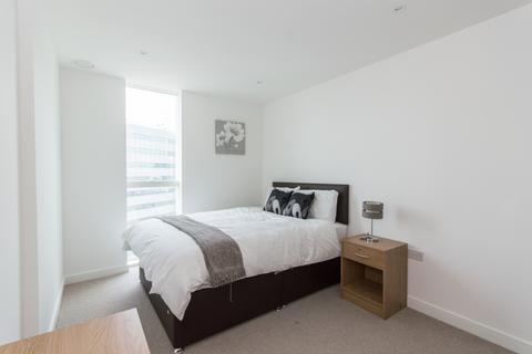 1 bedroom apartment to rent, Pinnacle Apartments, Saffron Square, Croydon CR0