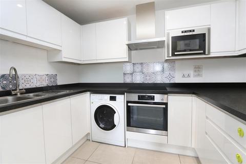 2 bedroom flat to rent, Pipers House, Collington Street, Greenwich