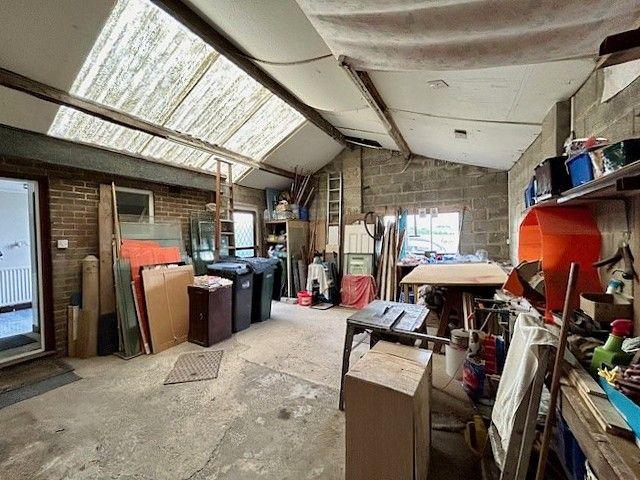 Garage/Workshop