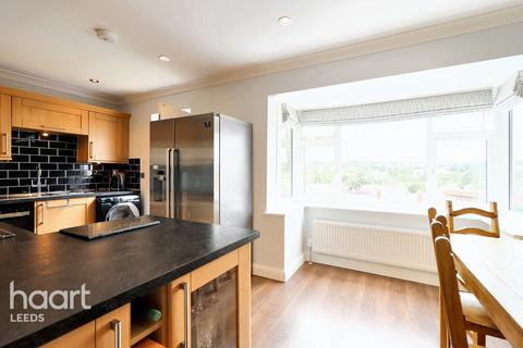 4 bedroom semi-detached house for sale, Moseley Wood Walk, Cookridge