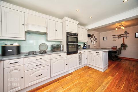 13 Gresham Close, Luton, LU2 9HJ