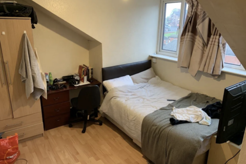 6 bedroom terraced house to rent, Hyde Park, Leeds LS3