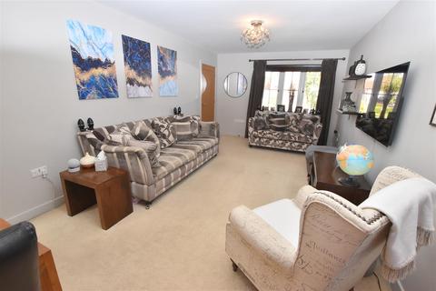 4 bedroom detached house for sale, Cotswold Close, Cleethorpes DN35