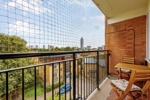 2 bedroom flat for sale, Clayponds Gardens, Ealing, W5