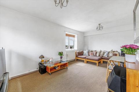 2 bedroom flat for sale, Clayponds Gardens, Ealing, W5