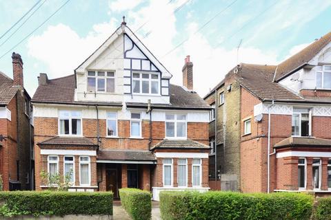 2 bedroom flat to rent, Westwell Road, Streatham, London, SW16