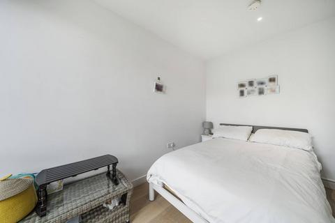 2 bedroom flat for sale, Kelson House, Docklands, London, E16