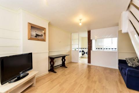 2 bedroom house for sale, Clayton Close, Beckton, London, E6