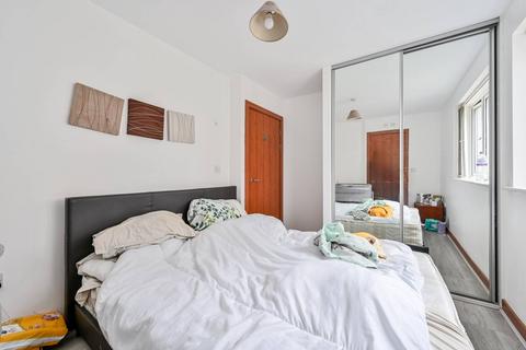 2 bedroom flat for sale, Cuba Street, Canary Wharf, London, E14