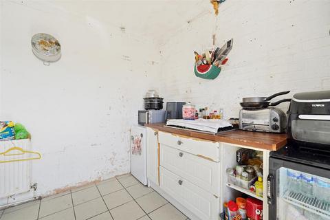 2 bedroom terraced house for sale, Gale Street, Dagenham, Essex