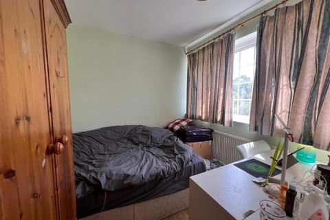 1 bedroom in a house share to rent, Highwaymans Croft, Coventry, CV4 7EA