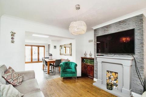 10 Central Avenue, Hullbridge, Hockley, SS5 6AT
