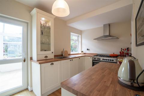 64 Charingworth Road, Solihull, B92 8HY