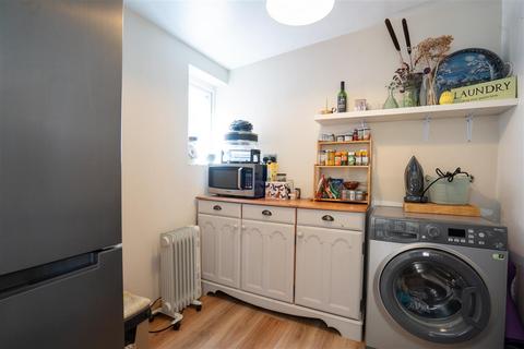 64 Charingworth Road, Solihull, B92 8HY