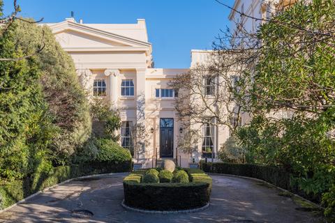 undefined, Regent's Park, NW1