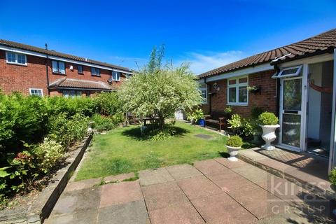 2 bedroom semi-detached bungalow for sale, Elderbek Close, Cheshunt, Waltham Cross