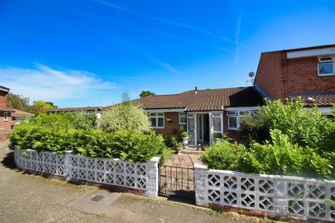 2 bedroom semi-detached bungalow for sale, Elderbek Close, Cheshunt, Waltham Cross