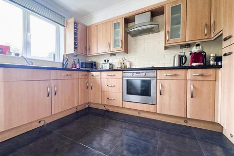 2 bedroom flat to rent, Stapleton, Bristol