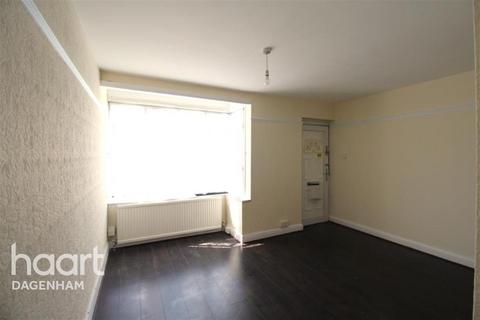 3 bedroom terraced house to rent, Oval Road North