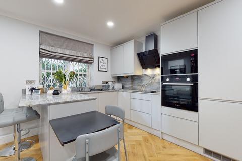 2 bedroom flat to rent, Bishops Bridge Road, London W2