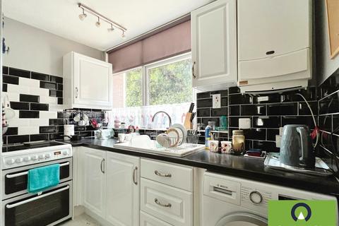 2 bedroom flat for sale, Linden Road, West Sussex PO21