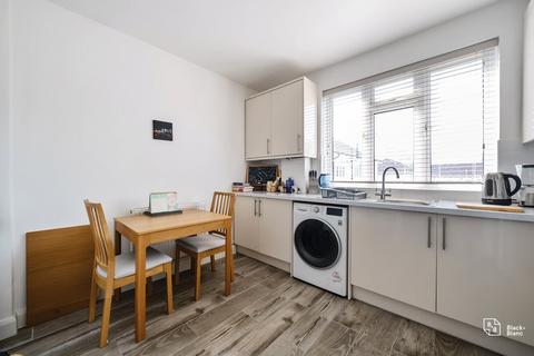 2 bedroom apartment for sale, Addiscombe Road, Croydon, CR0