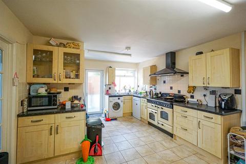 4 bedroom semi-detached house for sale, Rye Road, Hastings