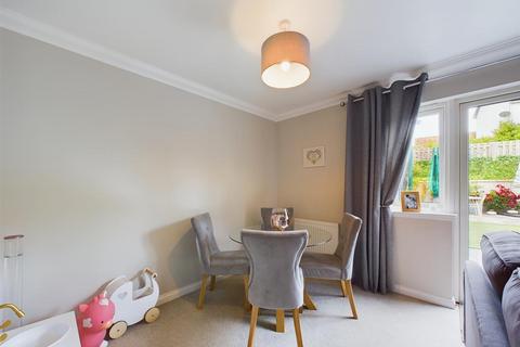 19 School Field Road, Rattray, Blairgowrie, PH10 7FD