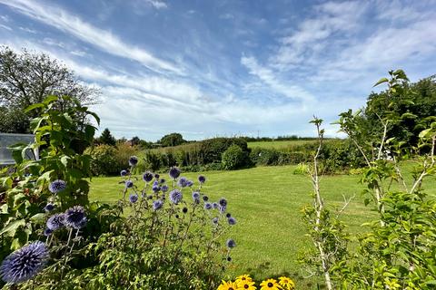 3 bedroom semi-detached house for sale, Parkway, Ledbury, HR8