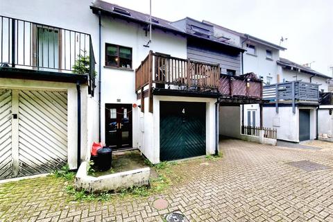 3 bedroom terraced house for sale, Exeter Court, Launceston