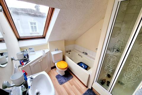 3 bedroom terraced house for sale, Exeter Court, Launceston