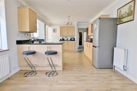 9 Alford Close, Worthing, BN14 9BE