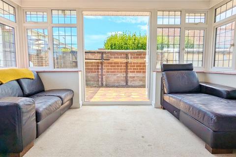 9 Alford Close, Worthing, BN14 9BE