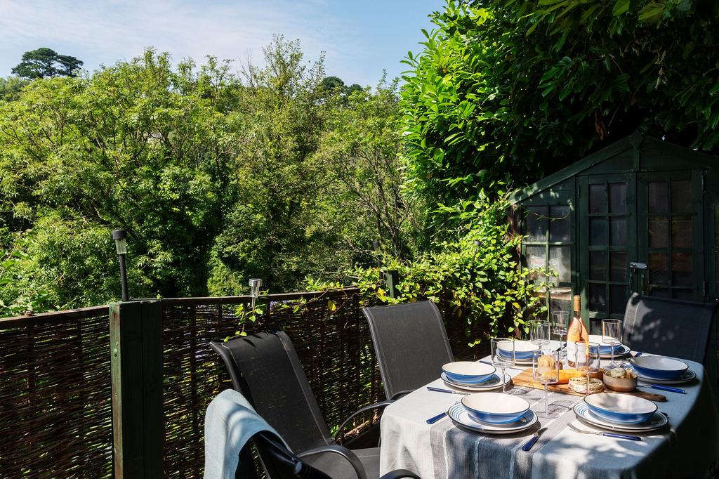 Coastguard Cottage Secret Patio