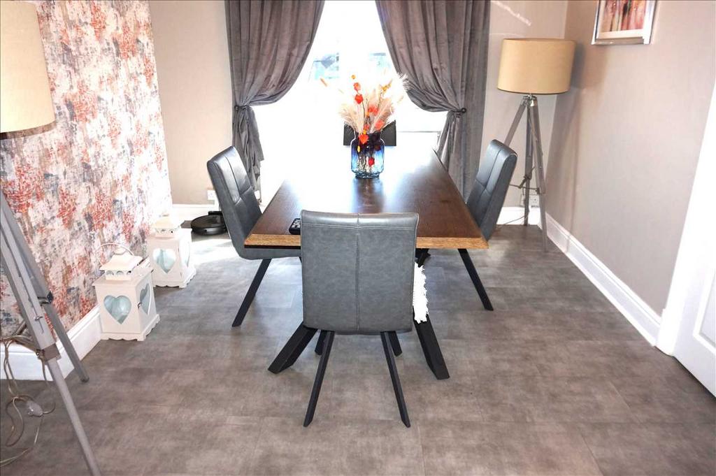 L shaped open plan