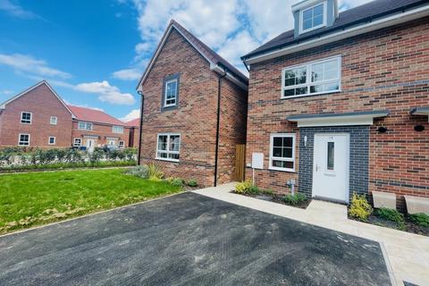 3 bedroom townhouse for sale, Palace Lane, Staveley