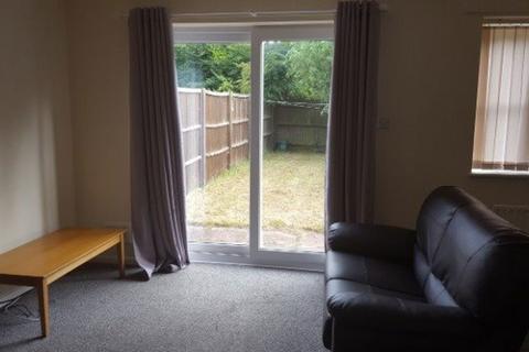 2 bedroom house to rent, Heron Drive, Nottingham NG7