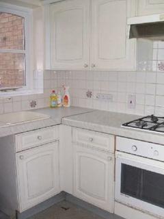 2 bedroom house to rent, Heron Drive, Nottingham NG7