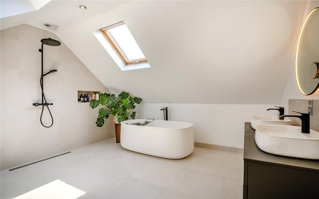 En Suite Bathroom