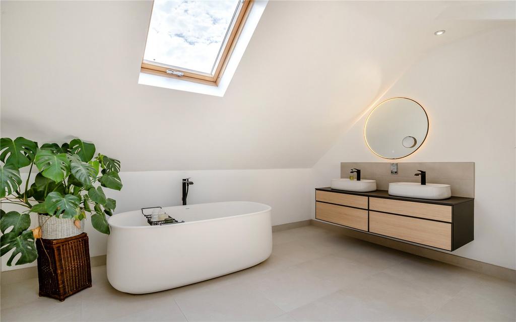 En Suite Bathroom