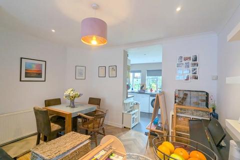108 Fernside Avenue, Feltham, TW13 7BW