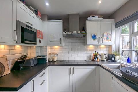 108 Fernside Avenue, Feltham, TW13 7BW