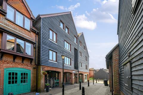 1 bedroom apartment for sale, Strand Court, Rye, East Sussex TN31 7AY