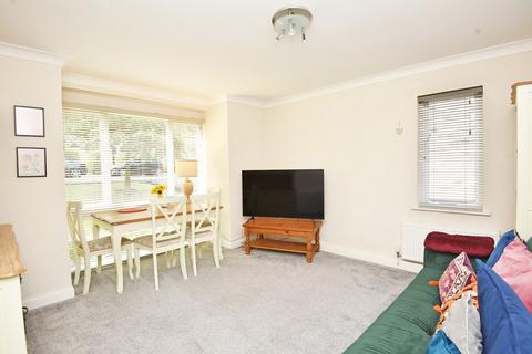 1 bedroom ground floor flat for sale, Radlyn Park, West End Avenue, Harrogate