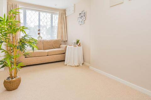 69 Drayton Place, Irthlingborough, Wellingborough, NN9 5TD