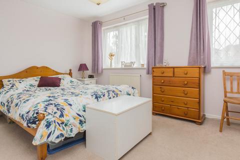 69 Drayton Place, Irthlingborough, Wellingborough, NN9 5TD