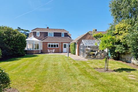 3 bedroom detached house for sale, Lentune Way, Lymington SO41