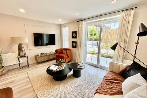 2 bedroom ground floor flat for sale, Upton Way, Broadstone